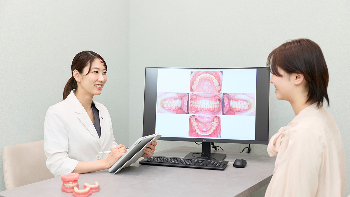 矯正治療のカウンセリングを行う院内の様子
