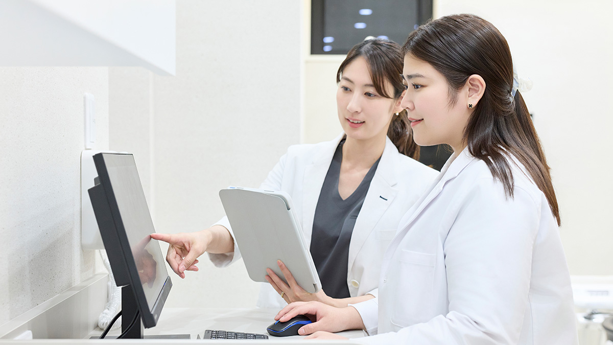 小児矯正の一期治療と二期治療の進め方